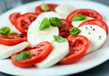 Tomate Mozzarella, au pesto vert